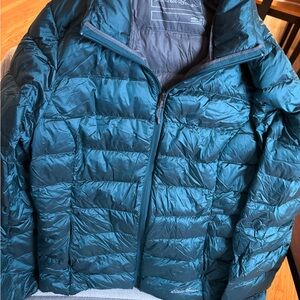 Eddie Bauer Women’s Lightweight Down Jacket – Deep Teal (M)
